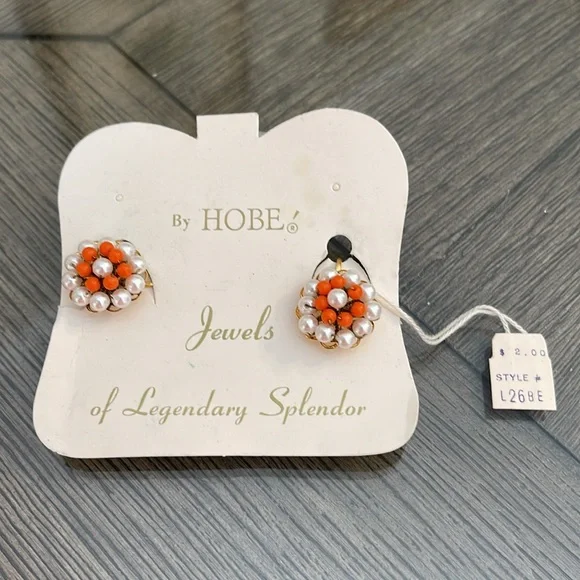 Vintage Hobe Orange and White Beaded Necklace and Clip Earring Set with Tags - Picture 3 of 17